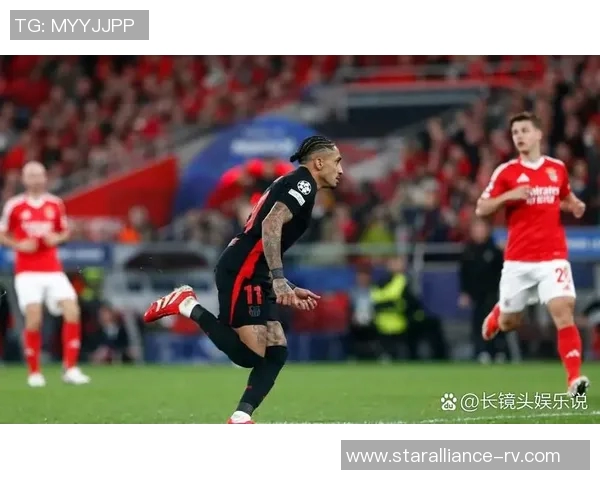 全球热度排行中的足球明星都有哪些值得关注的球员和他们的成就